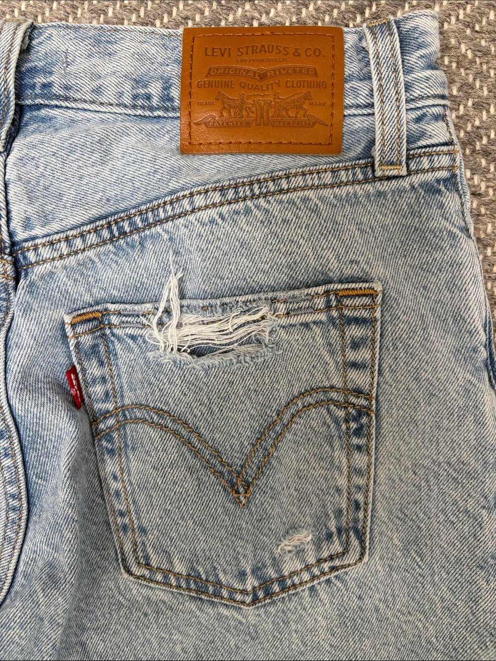 LEVI’S Ribcage Wideleg Jeans - Picture 11 of 12